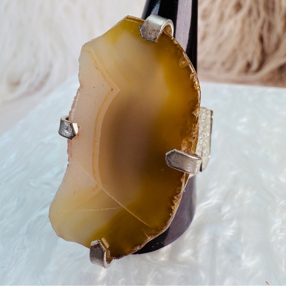 Beautiful vintage bohemian polished, gemstone, size 8 costume stretch ring - Picture 4 of 5